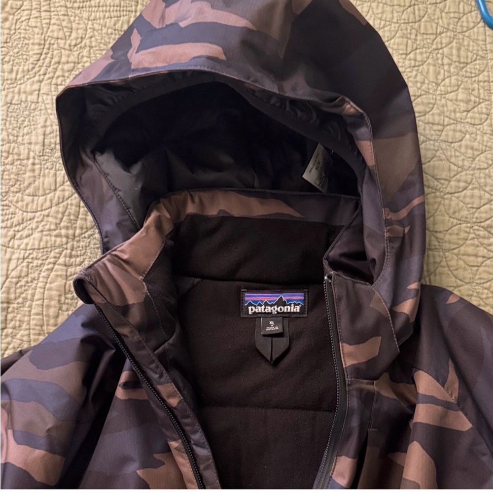 Patagonia Camo Brown and Black Hooded Ski Jacket